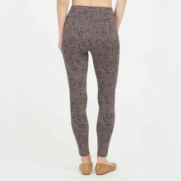 NWT Women’s SPANX Jean-ish ankle leggings- Dessert Dot. Size Small - Picture 2 of 6